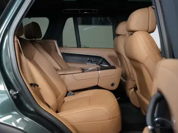 Land Rover P530 AUTOBIOGRAPHY MERIDIAN3D