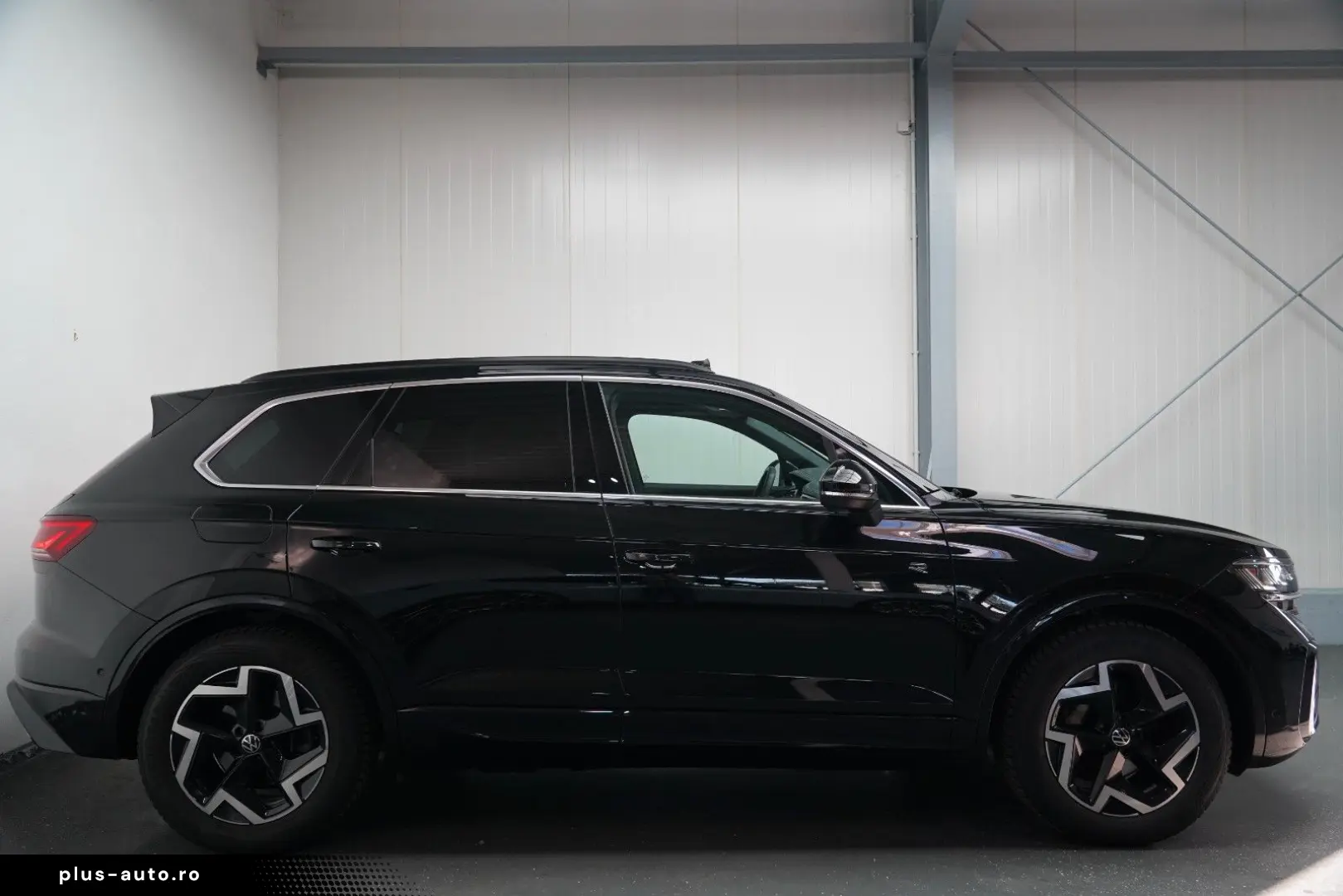 VW Touareg 3.0TDI 4M R-Line PANO LUFT HUD 360 AHK