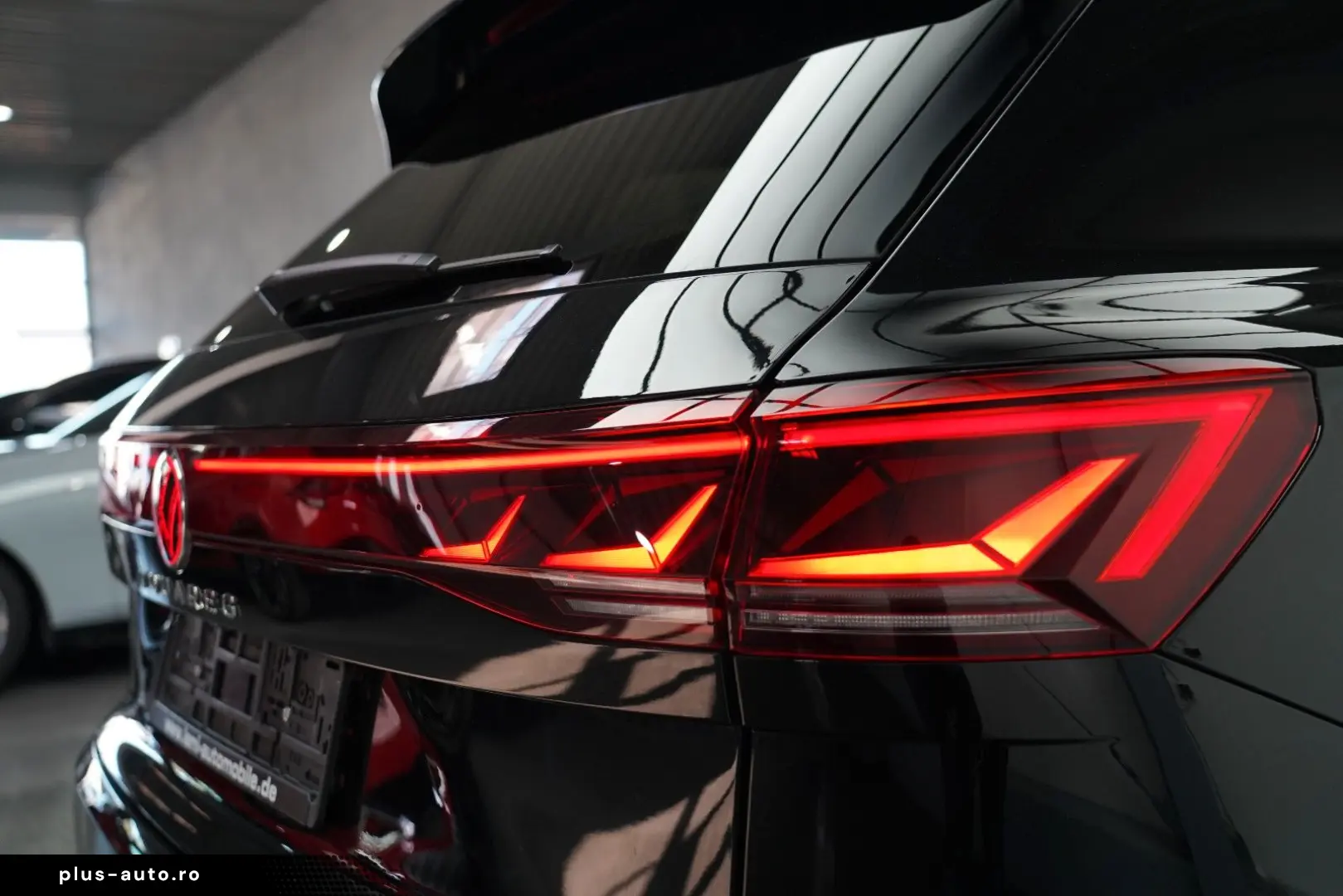 VW Touareg 3.0TDI 4M R-Line PANO LUFT HUD 360 AHK