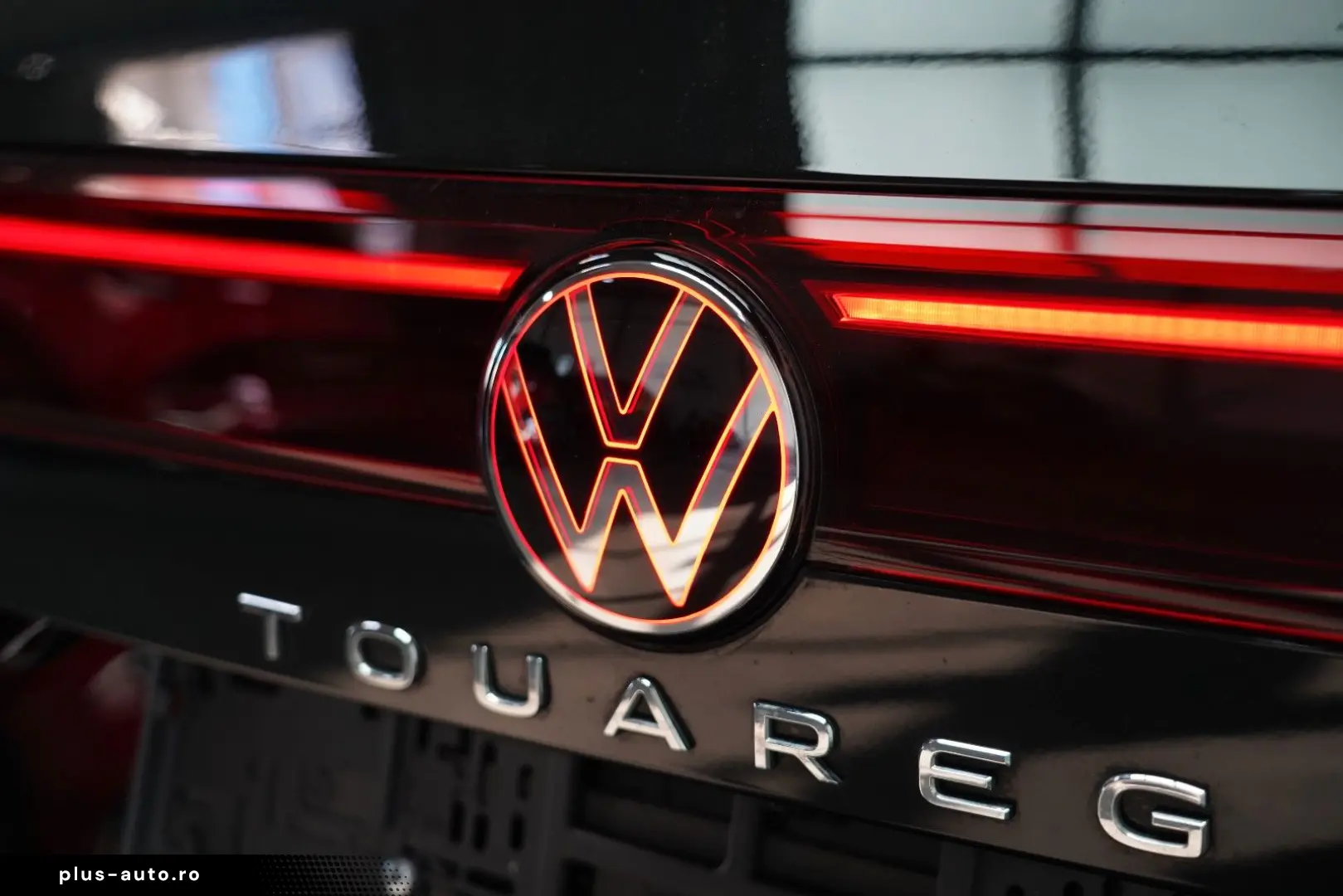 VW Touareg 3.0TDI 4M R-Line PANO LUFT HUD 360 AHK