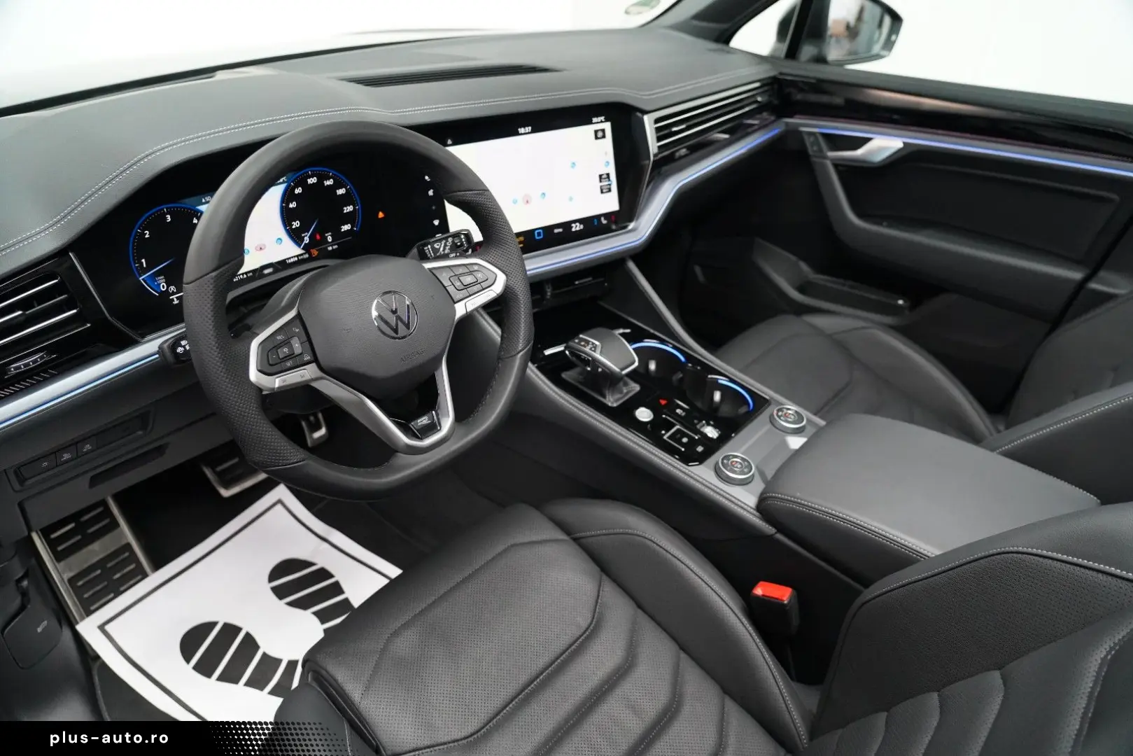 VW Touareg 3.0TDI 4M R-Line PANO LUFT HUD 360 AHK