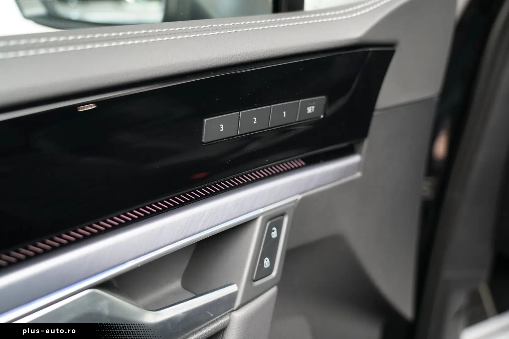 VW Touareg 3.0TDI 4M R-Line PANO LUFT HUD 360 AHK