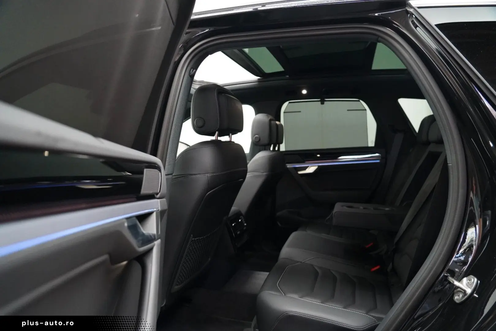 VW Touareg 3.0TDI 4M R-Line PANO LUFT HUD 360 AHK