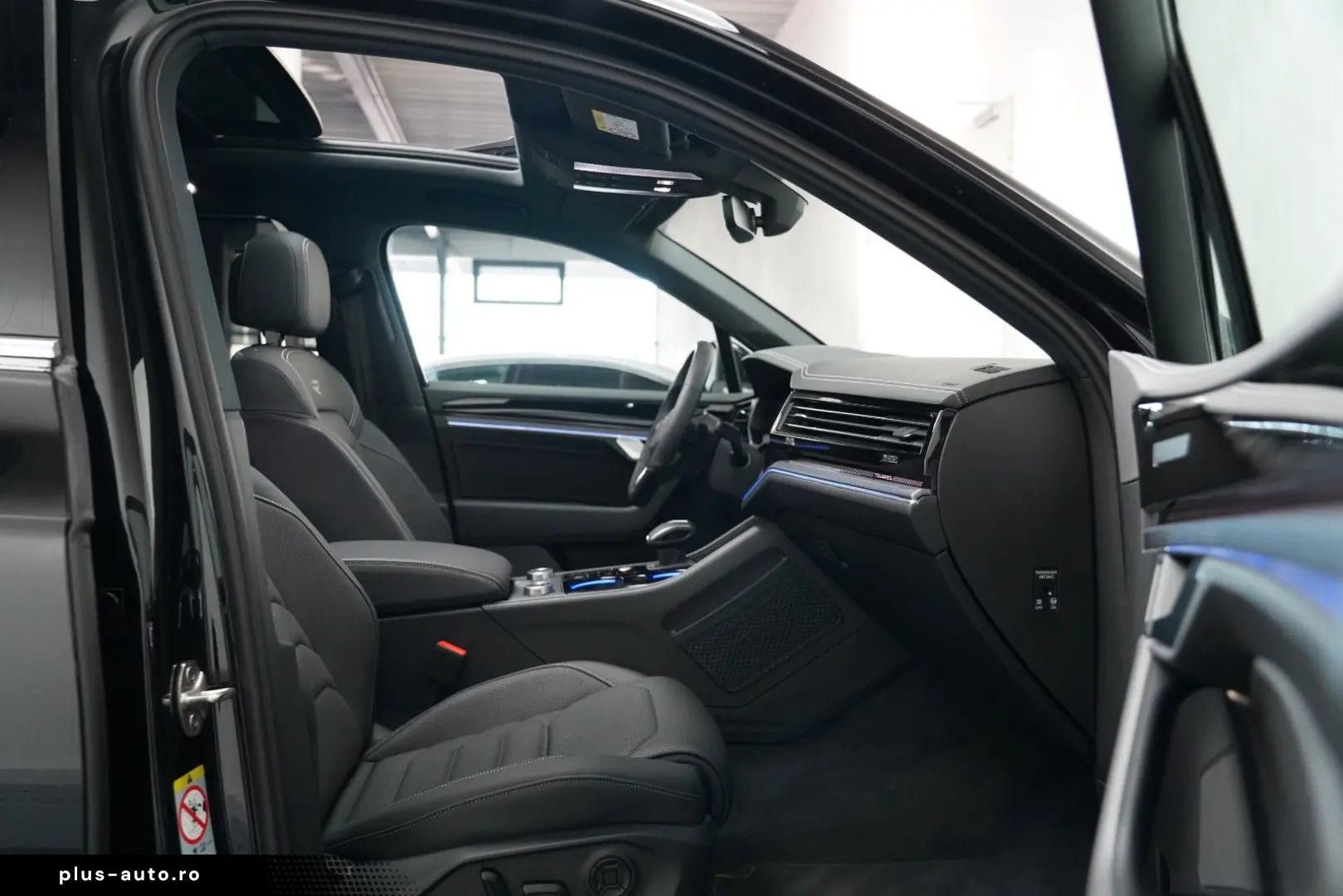 VW Touareg 3.0TDI 4M R-Line PANO LUFT HUD 360 AHK