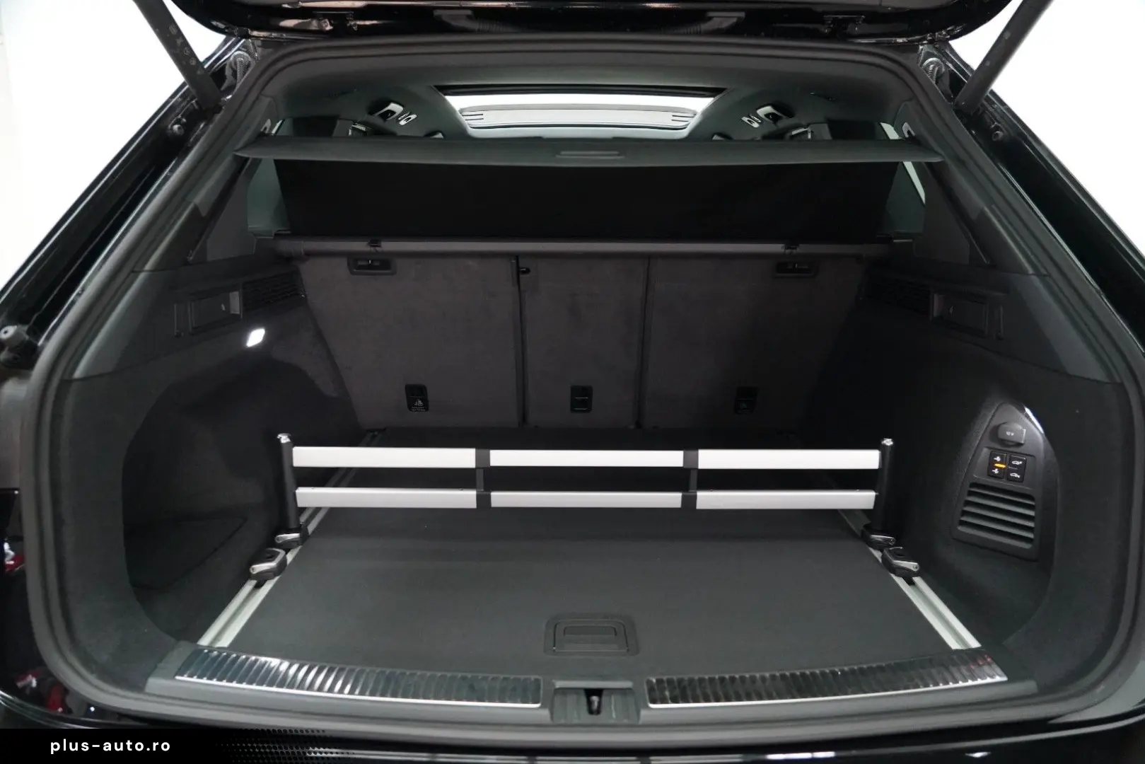 VW Touareg 3.0TDI 4M R-Line PANO LUFT HUD 360 AHK