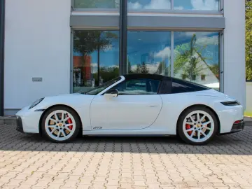 Porsche 992 Targa 4 GTS   BURMESTER   MATRIX