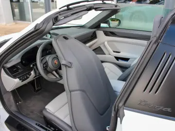 Porsche 992 Targa 4 GTS   BURMESTER   MATRIX