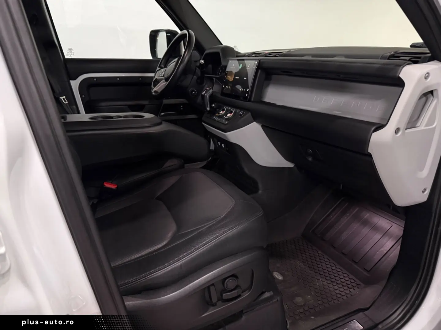 LAND ROVER Defender 110 X-Dynamic HSE PANO 360 6-SITZER