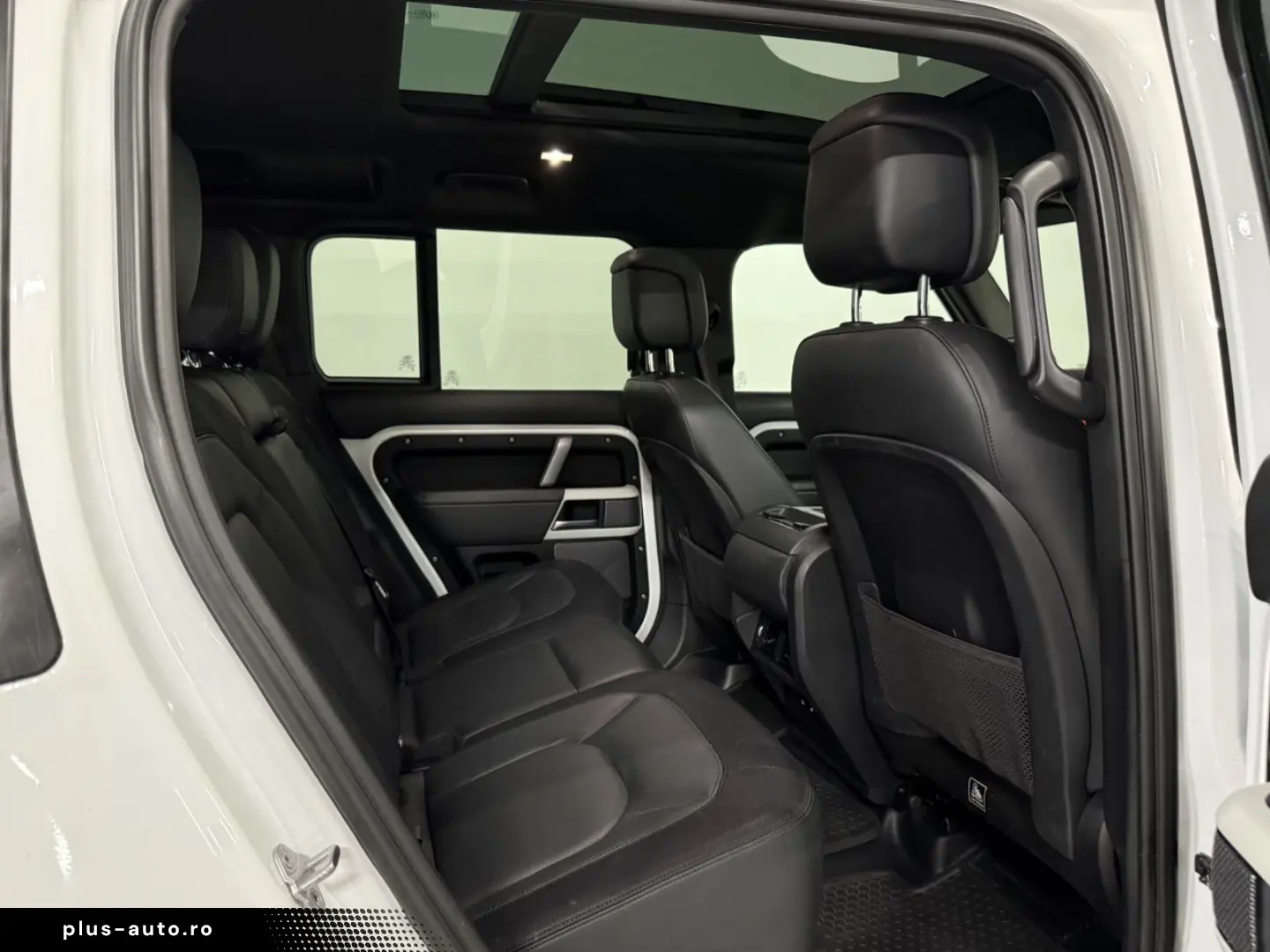 LAND ROVER Defender 110 X-Dynamic HSE PANO 360 6-SITZER