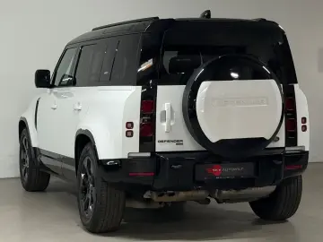 LAND ROVER Defender 110 X-Dynamic HSE PANO 360 6-SITZER