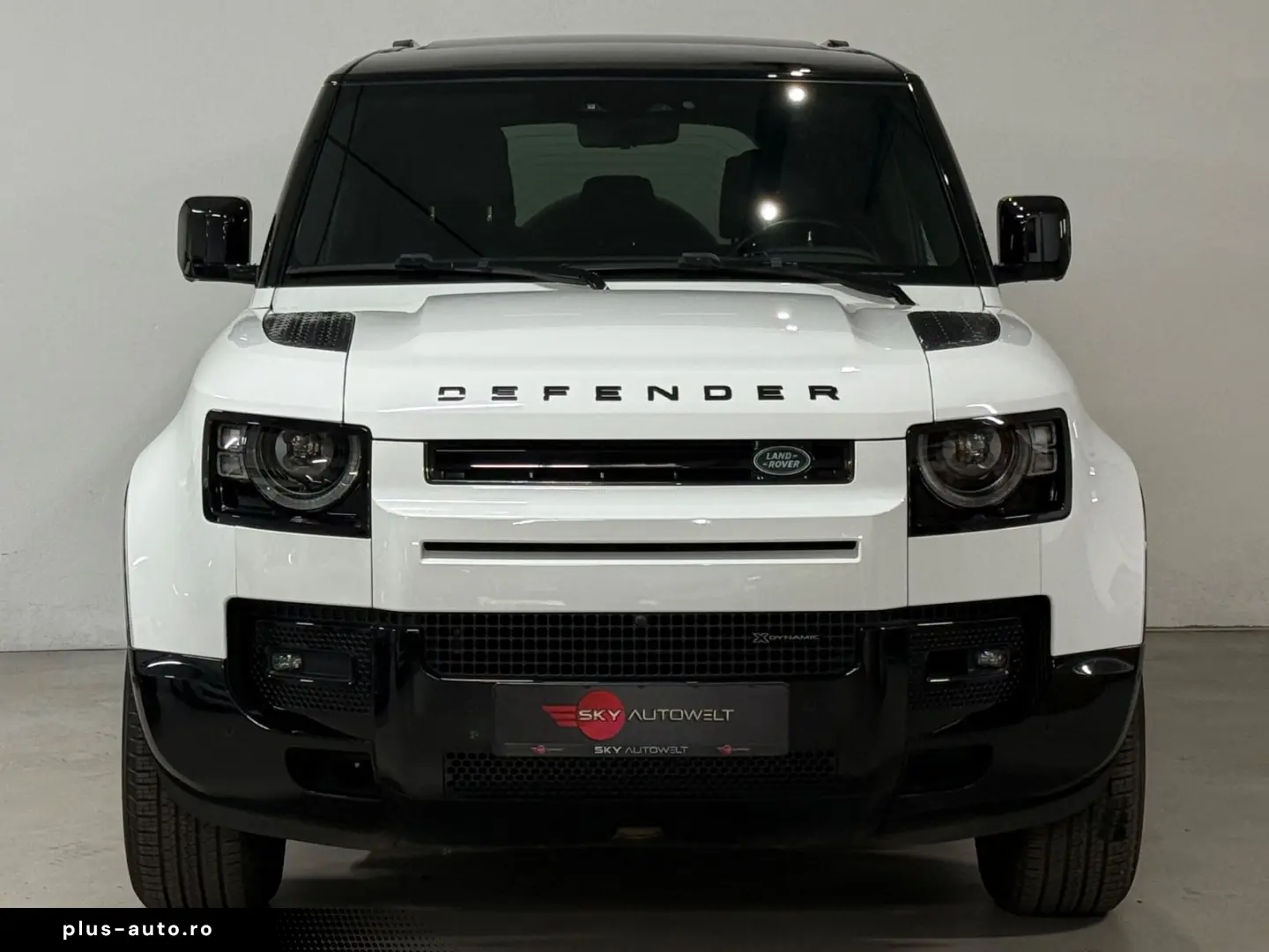LAND ROVER Defender 110 X-Dynamic HSE PANO 360 6-SITZER