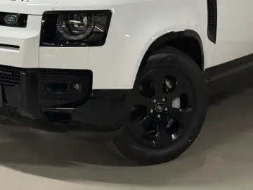 LAND ROVER Defender 110 X-Dynamic HSE PANO 360 6-SITZER