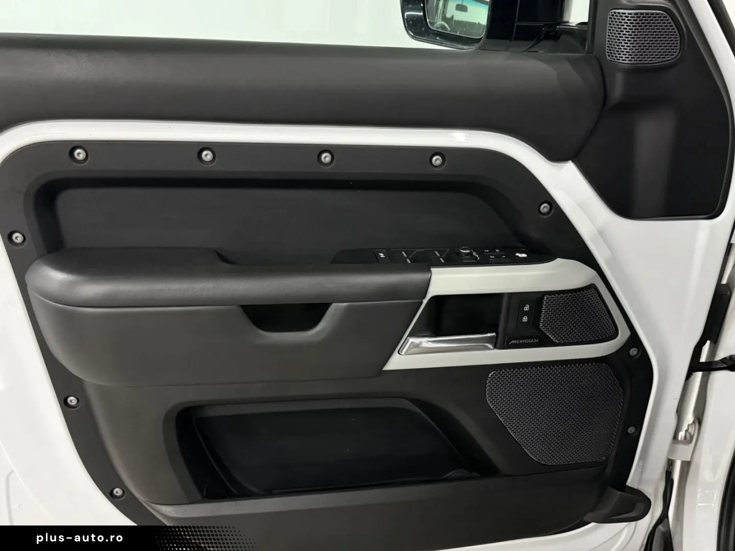 LAND ROVER Defender 110 X-Dynamic HSE PANO 360 6-SITZER