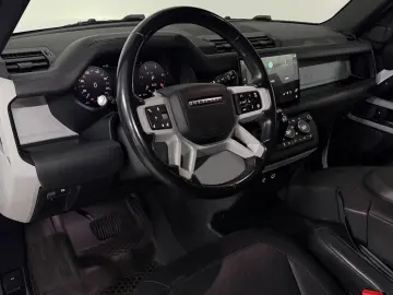 LAND ROVER Defender 110 X-Dynamic HSE PANO 360 6-SITZER