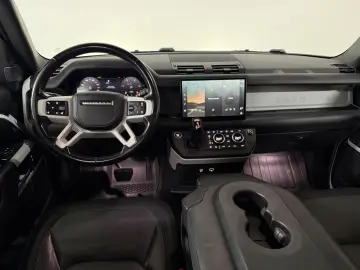 LAND ROVER Defender 110 X-Dynamic HSE PANO 360 6-SITZER