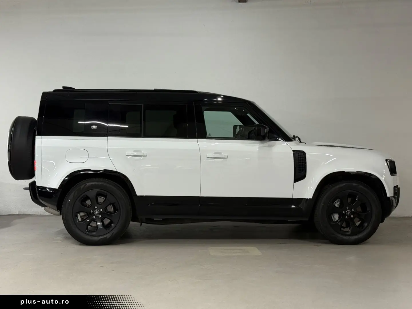 LAND ROVER Defender 110 X-Dynamic HSE PANO 360 6-SITZER
