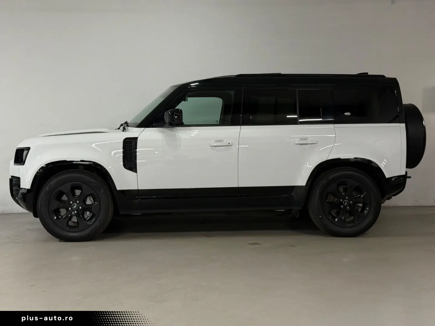 LAND ROVER Defender 110 X-Dynamic HSE PANO 360 6-SITZER