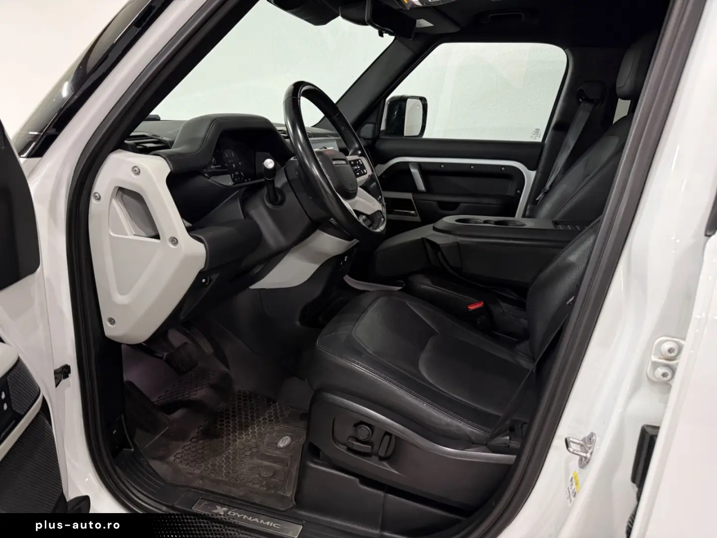 LAND ROVER Defender 110 X-Dynamic HSE PANO 360 6-SITZER