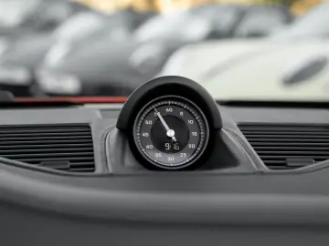 Porsche 992 911 Carrera 4 GTS Cabriolet