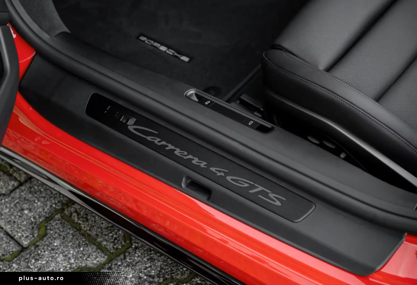 Porsche 992 911 Carrera 4 GTS Cabriolet