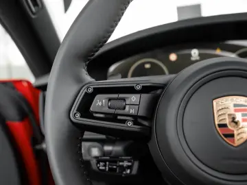 Porsche 992 911 Carrera 4 GTS Cabriolet