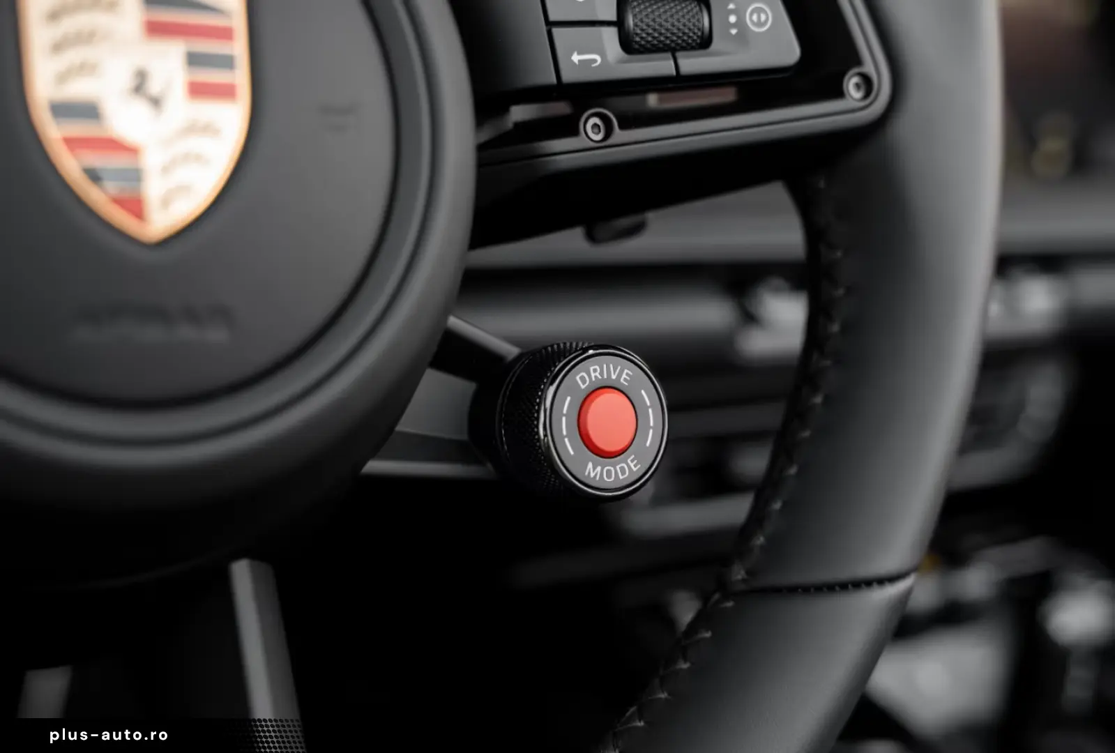 Porsche 992 911 Carrera 4 GTS Cabriolet