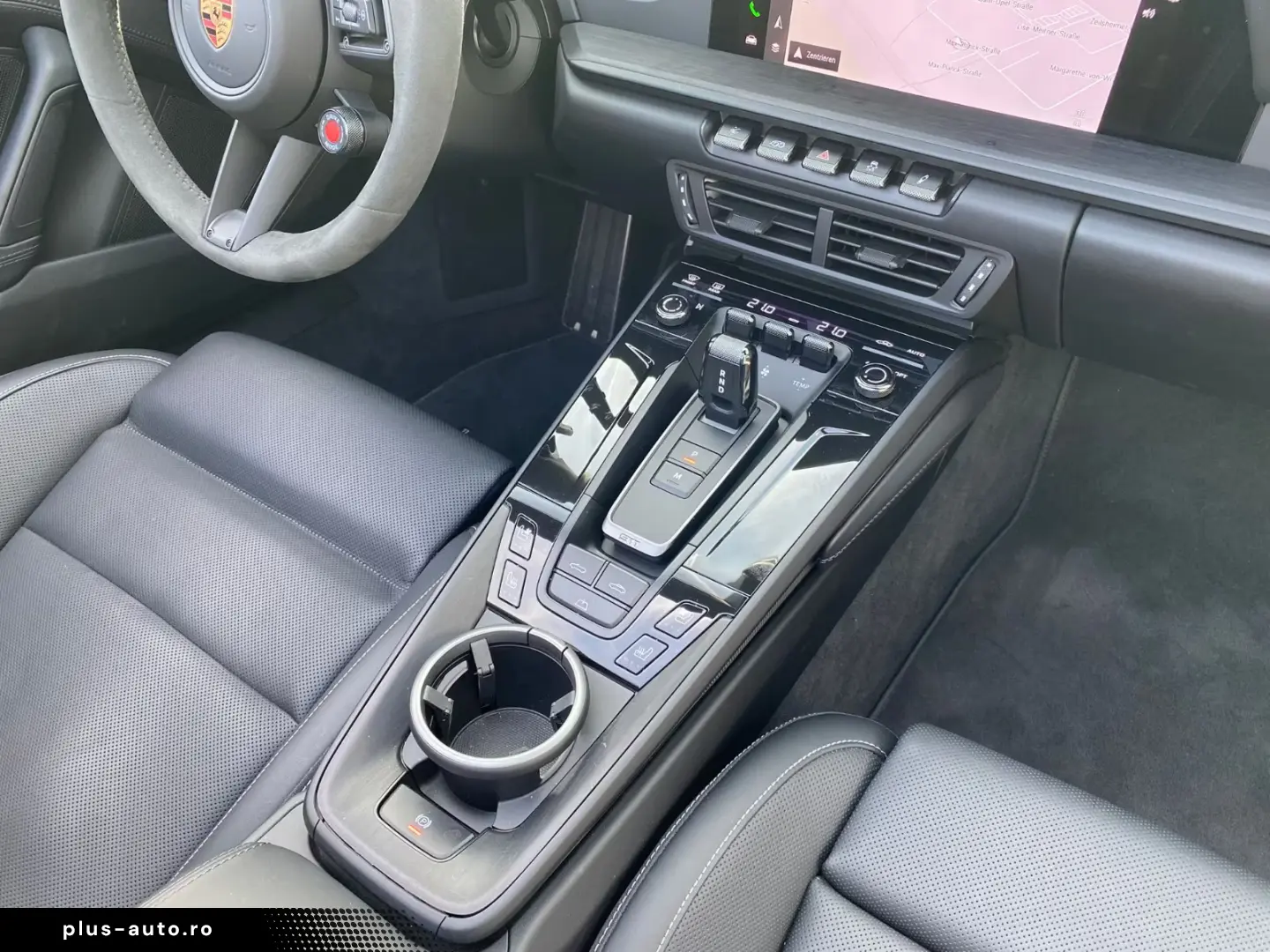 Porsche 992 GTS4 Cabriolet Lifting Sitzklima BOSE