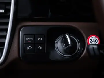PORSCHE Cayenne  ACC PANO LUFT SPUR 360-CAM 21