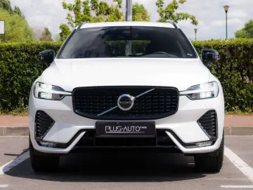 VOLVO XC60 B4 Plus Dark  4WD