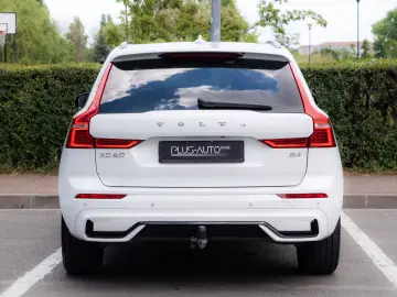 VOLVO XC60 B4 Plus Dark  4WD