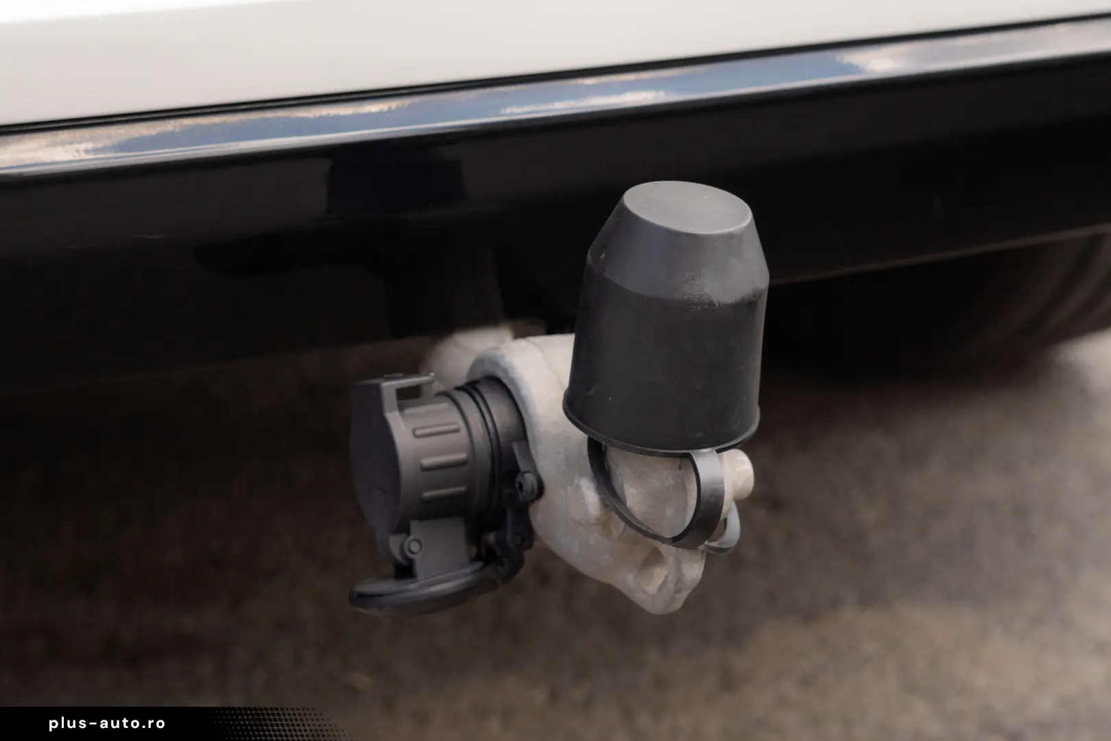 VOLVO XC60 B4 Plus Dark  2WD