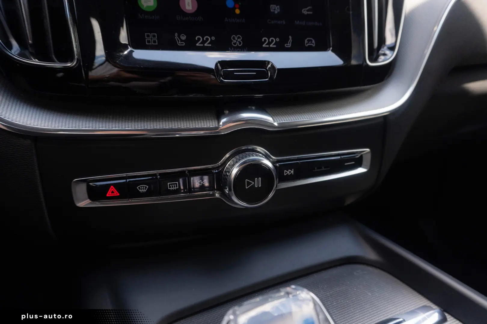 VOLVO XC60 B4 Plus Dark  2WD