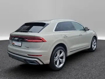 AUDI Q8 50 TDI quattro Luftfahrwerk Pano Head-up