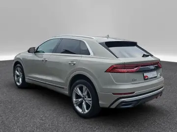 AUDI Q8 50 TDI quattro Luftfahrwerk Pano Head-up
