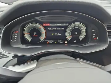 AUDI Q8 50 TDI quattro Luftfahrwerk Pano Head-up