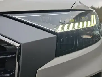 AUDI Q8 50 TDI quattro Luftfahrwerk Pano Head-up