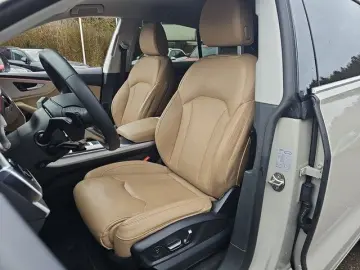 AUDI Q8 50 TDI quattro Luftfahrwerk Pano Head-up