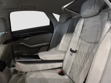 AUDI A8 60 TFSI e quattro S Line Pano Massage Matrix