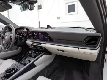 PORSCHE 911 Carrera 4 S Cabriolet Lift Bose