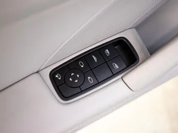 PORSCHE 911 Carrera 4 S Cabriolet Lift Bose
