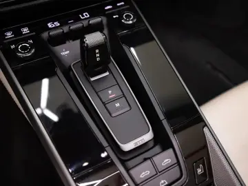 PORSCHE 911 Carrera 4 S Cabriolet Lift Bose