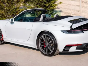 PORSCHE 911 Carrera 4 S Cabriolet Lift Bose