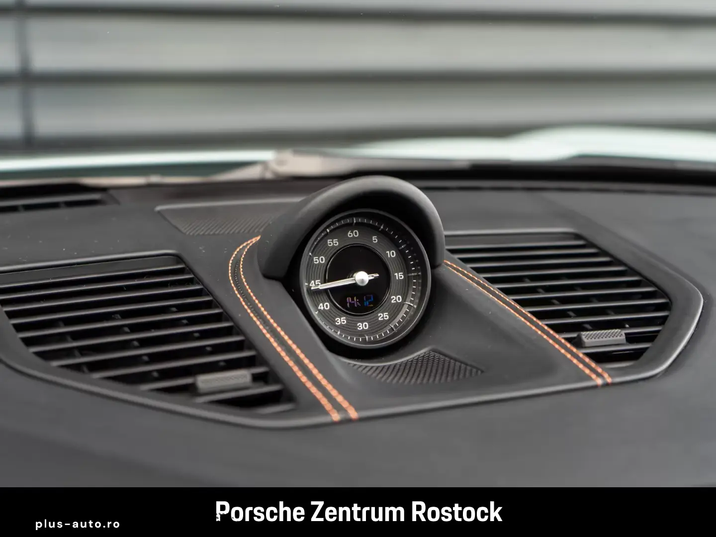 Porsche 992 911 Targa 4 GTS Club Leather Surround-View BOSE