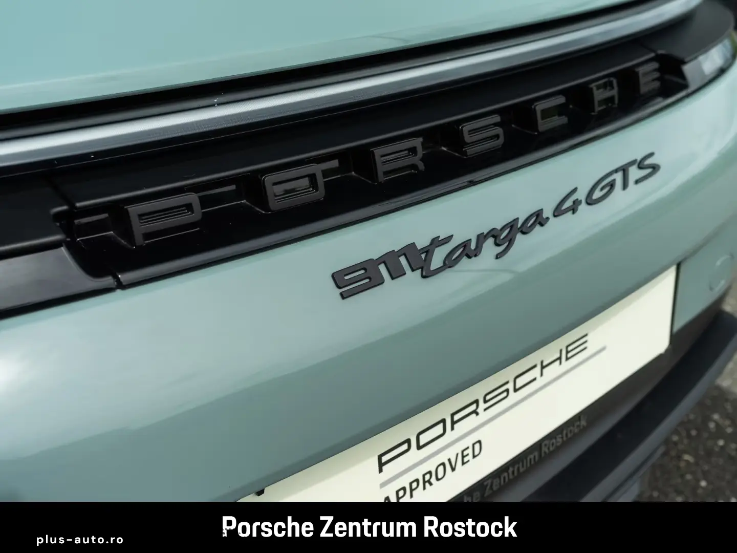 Porsche 992 911 Targa 4 GTS Club Leather Surround-View BOSE