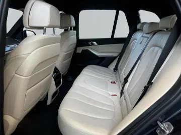 BMW X5 xDrive40d  18  LC Prof. HUD DAB Driving Assis