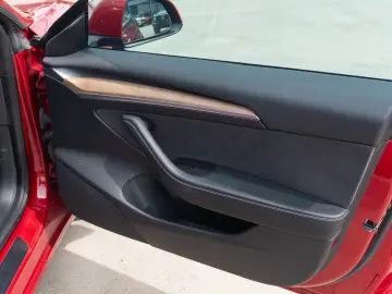 Tesla Model 3 Long Range