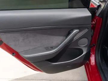 Tesla Model 3 Long Range