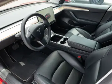 Tesla Model 3 Long Range