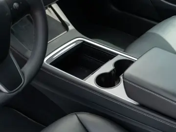 Tesla Model 3 Long Range