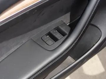 Tesla Model 3 Long Range